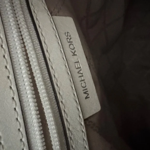 MICHAEL MICHAEL KORS Astor Large Studded Leather Tote Bag - Picture 11 of 13